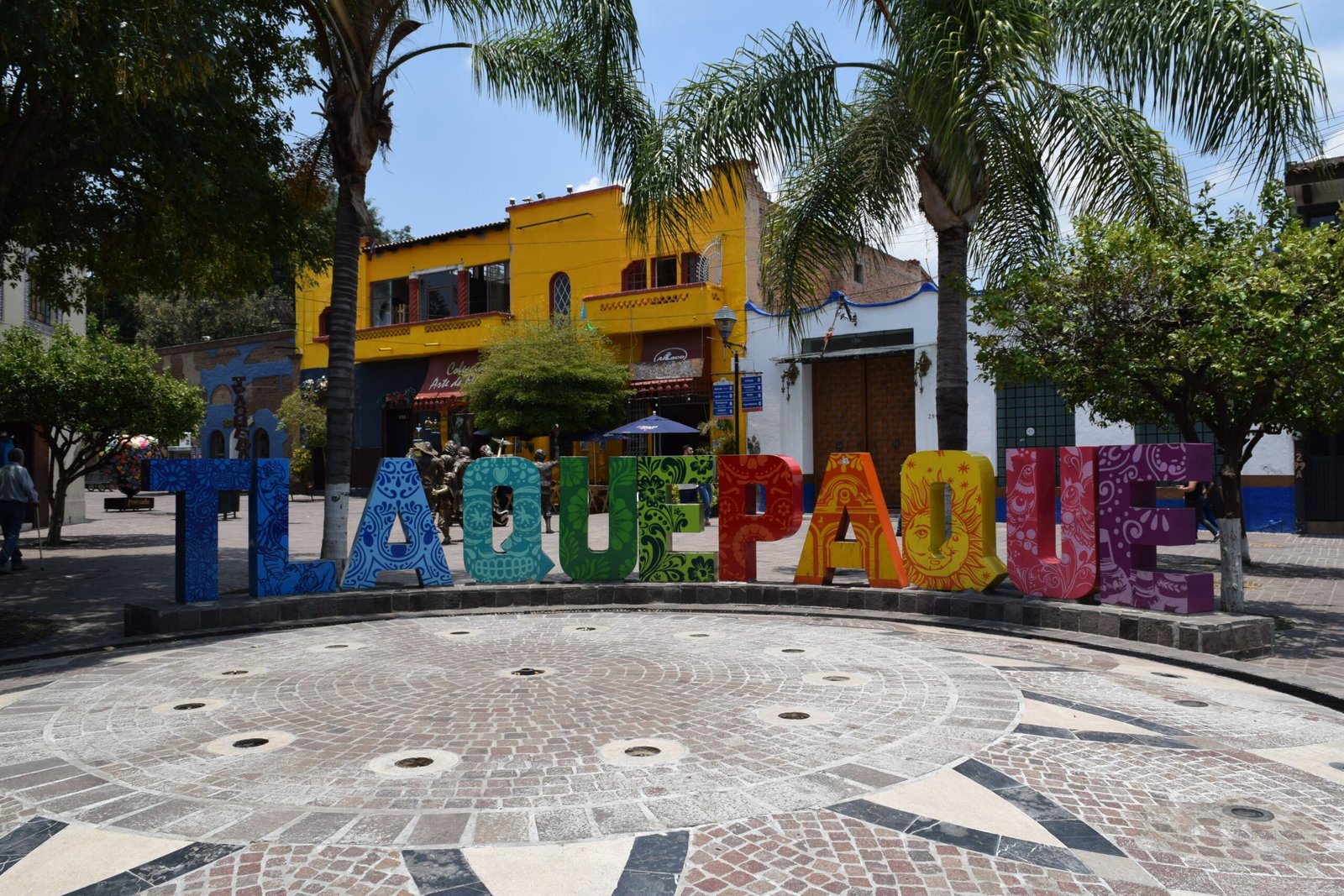 Colorful street scene in Tlaquepaque, Jalisco